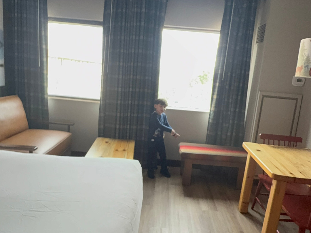 波士顿菲奇堡马大狼小屋主图