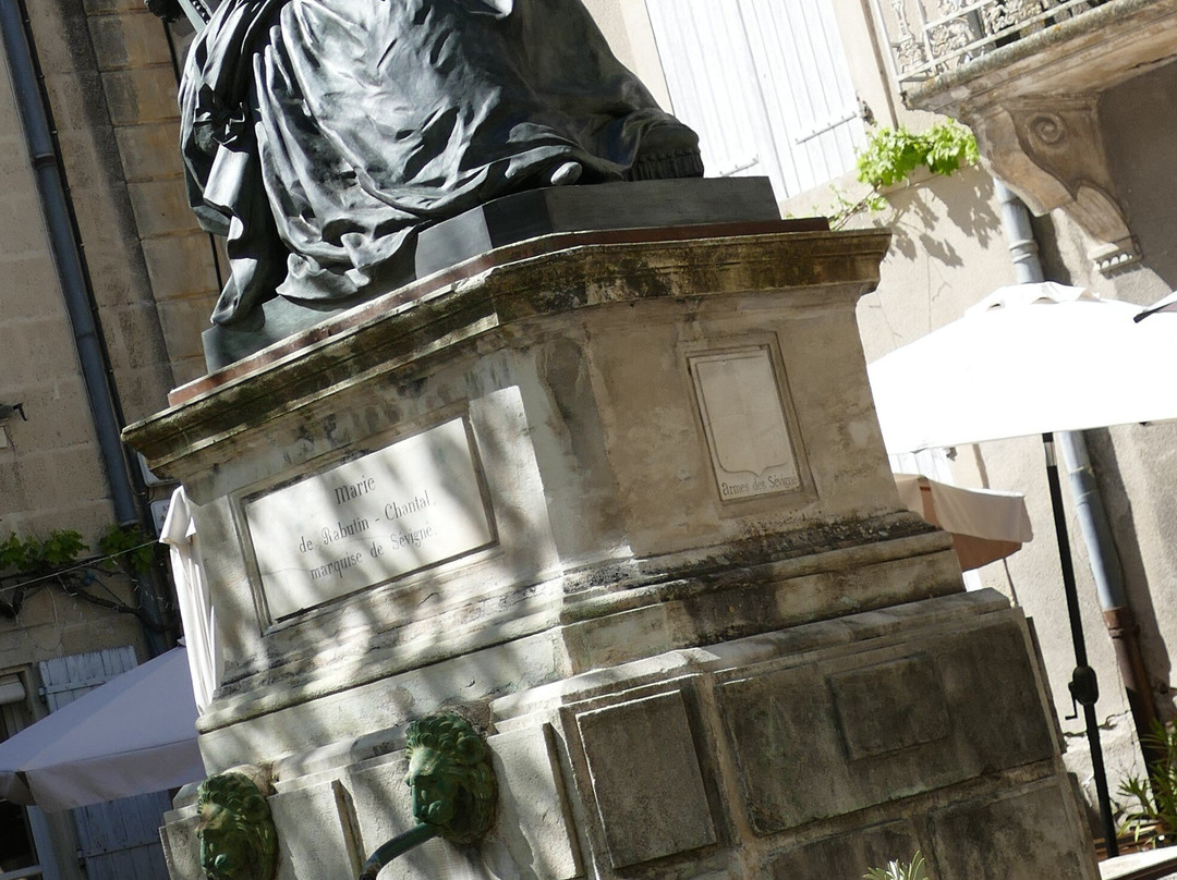 Statue de la Marquise de Sevigne-格里尼昂必去景点