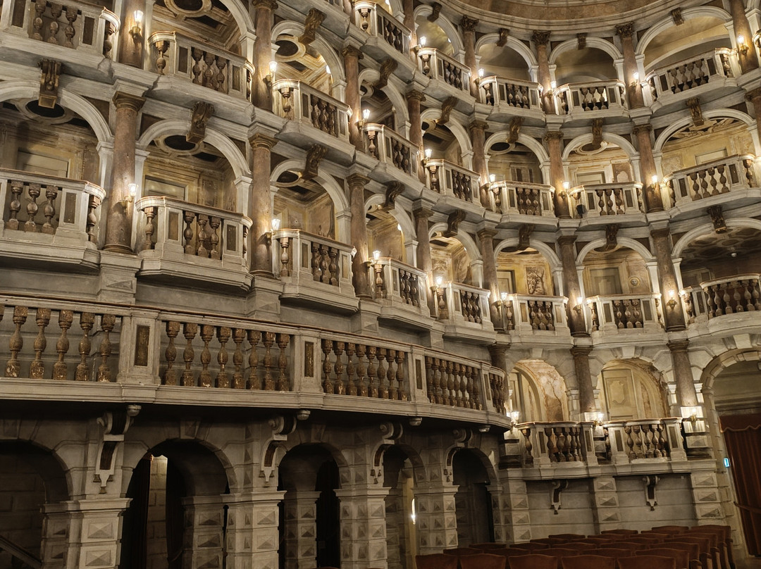 Teatro Bibiena-曼托瓦必去景点