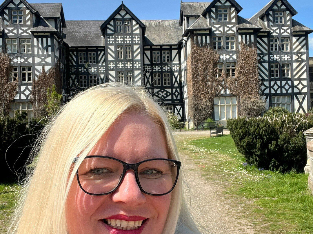 Gregynog Hall主图