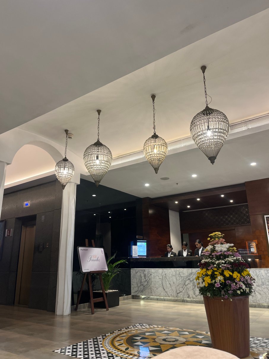 拉维兹卡利卡特酒店-旅行者