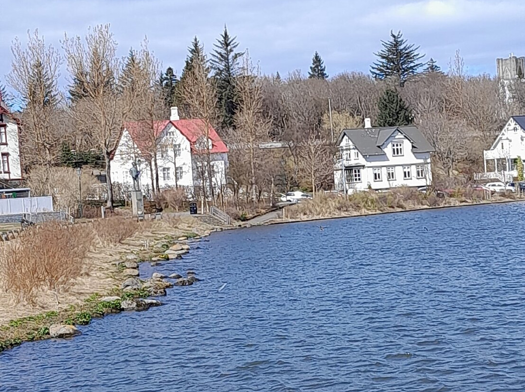 Lake Tjornin-雷克雅未克必去景点