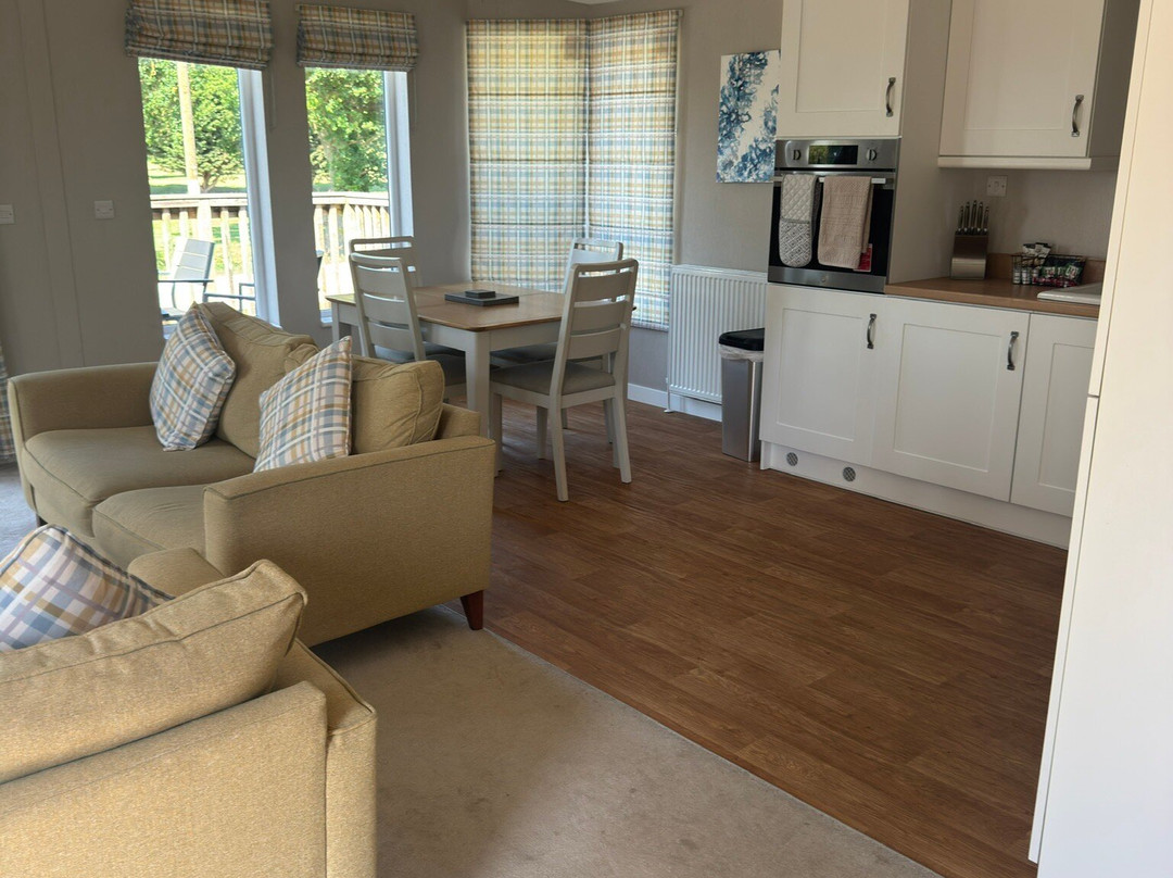 Hawthorn Glen Lodges