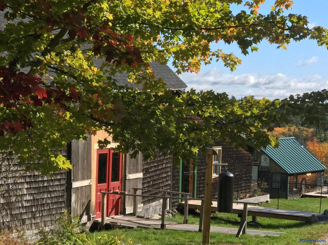 Cottages at the Surry Barn