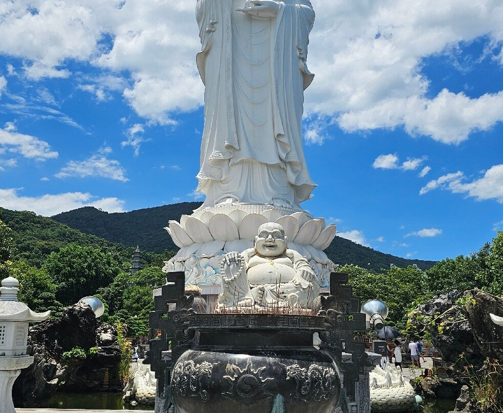 岘港观音像-岘港必去景点