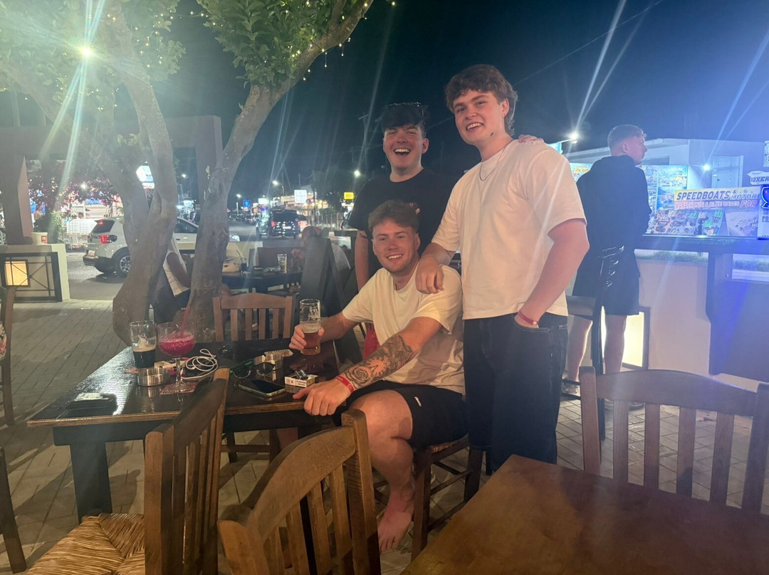 Lucky's Pub