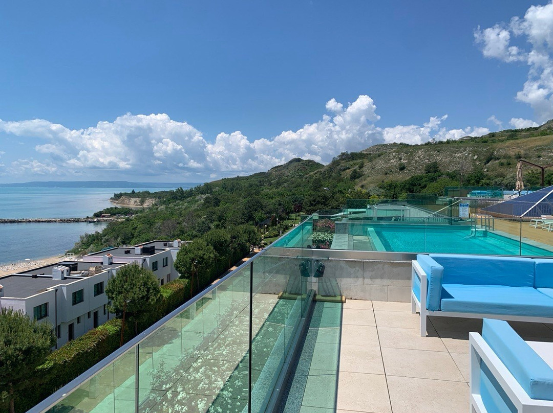 White Lagoon Beach Resort主图