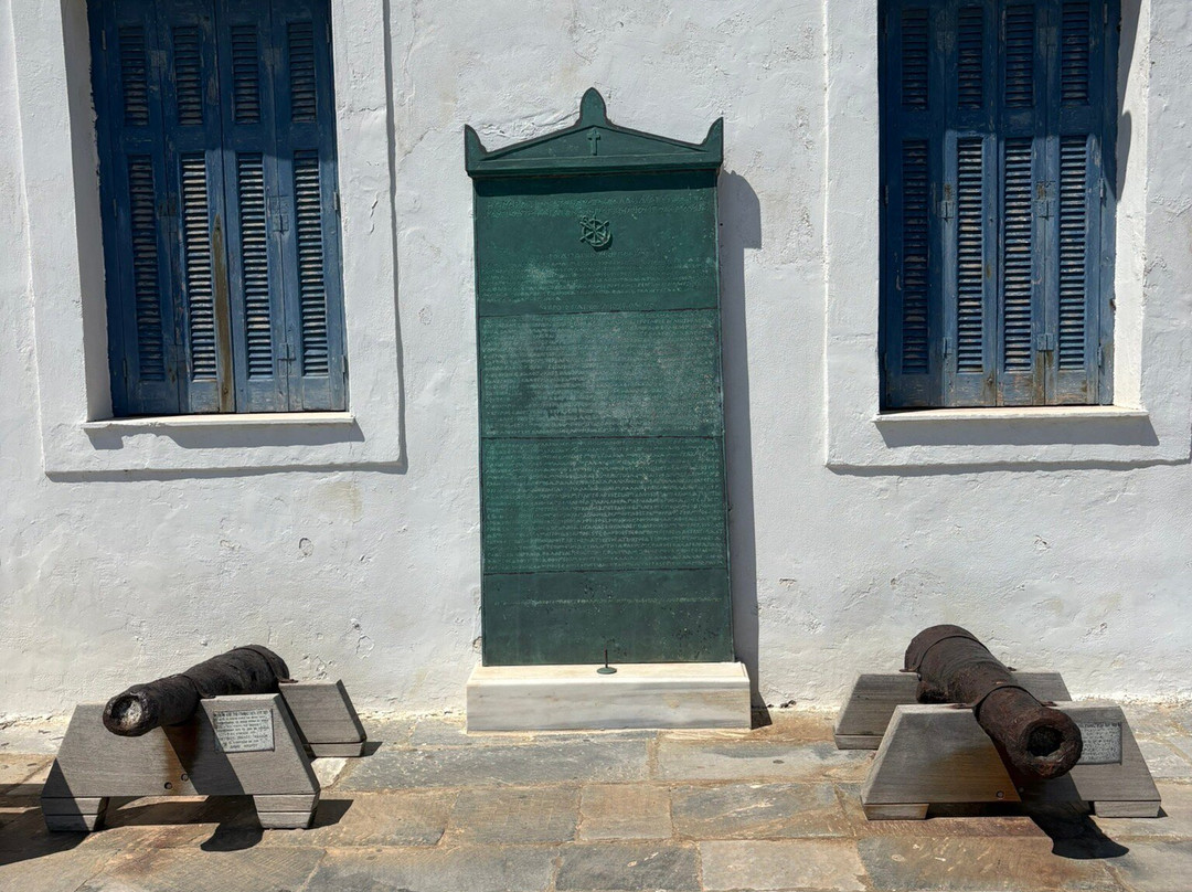 Platia Afanous Nafti-Andros Town必去景点