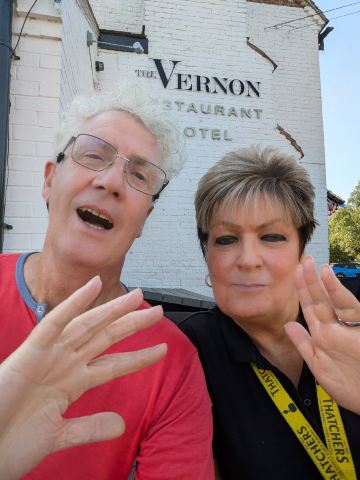 The Vernon Hotel & Restaurant-旅行者