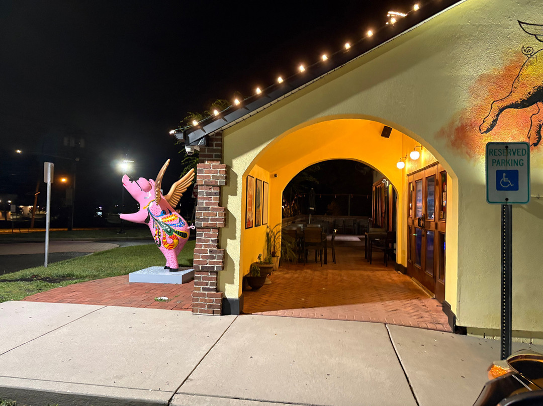 Flying Pig Tavern & Tap