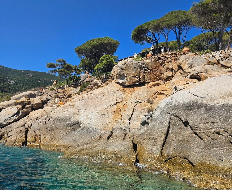 Cala dello Smeraldo-Isola del Giglio必去景点