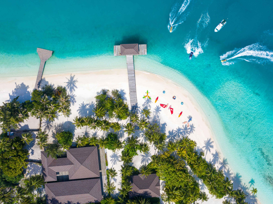 拉格利岛酒店住宿-Fiyavalhu Resort Maldives