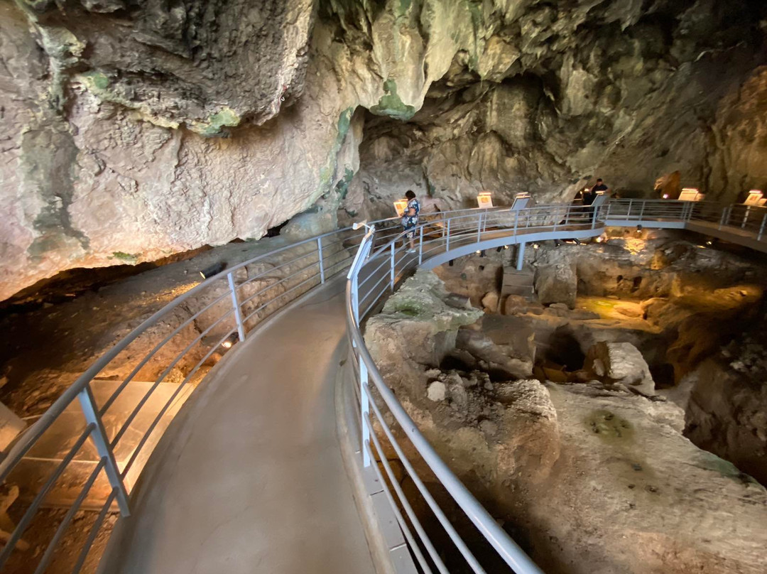 Theopetra Prehistoric Cave-卡兰巴卡必去景点