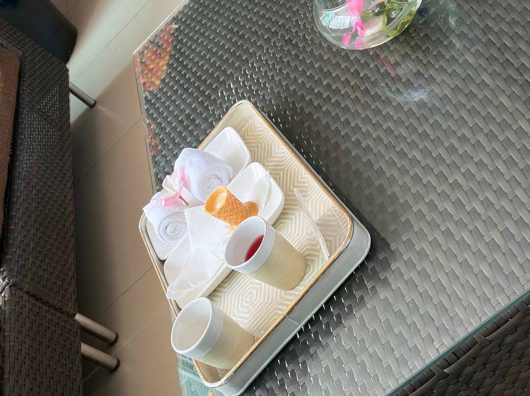 卡隆海滩查纳莱山坡度假村主图