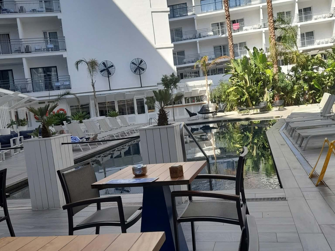 迪拉马酒店 - 限成人入住主图