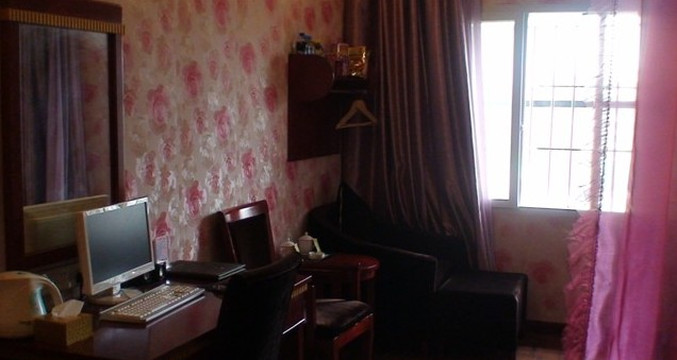 易豪酒店(重庆解放碑地铁站赛格尔店)主图