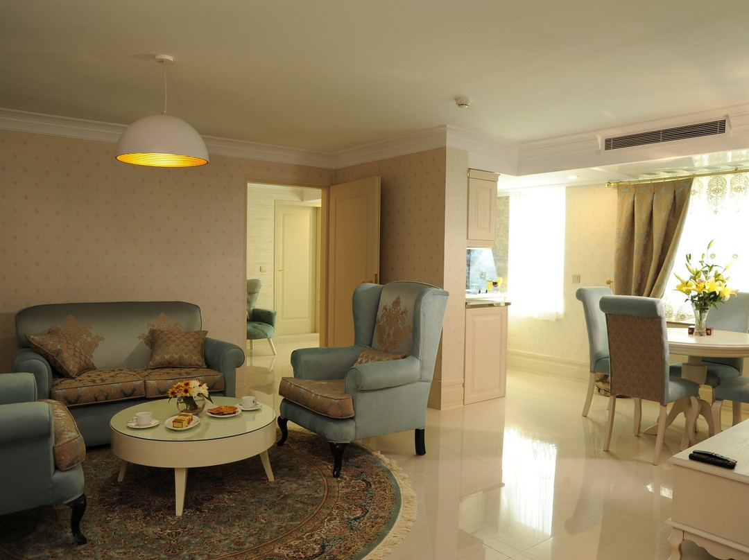 Simorgh Hotel