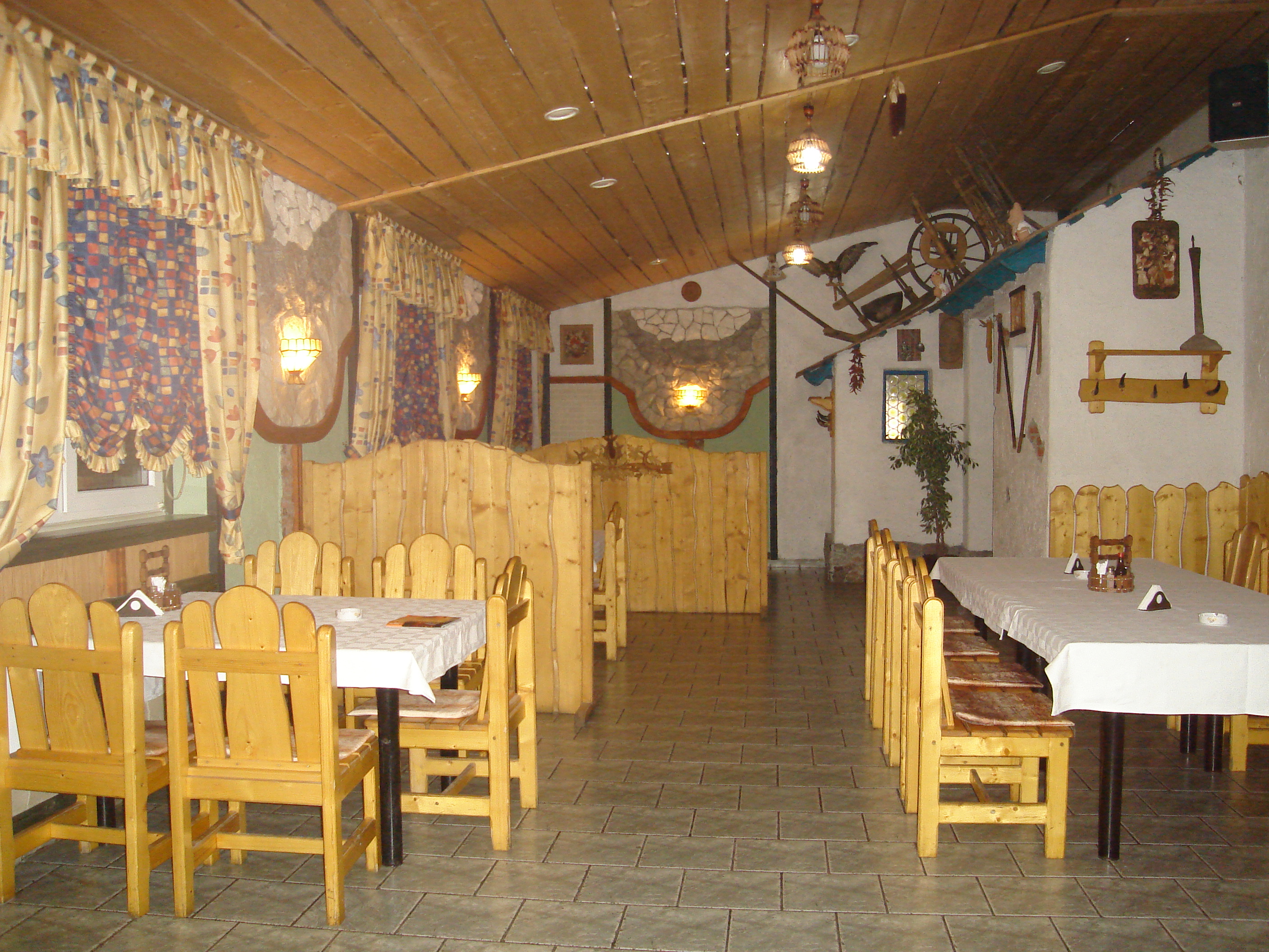 Izumrud Hotel-官方