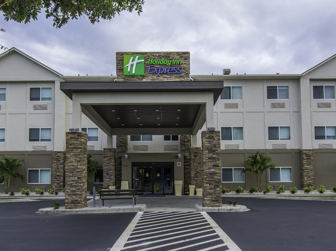 Holiday Inn Express Naples South - I-75 By IHG主图