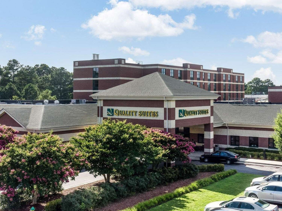 Quality Suites Lake Wright - Norfolk Airport