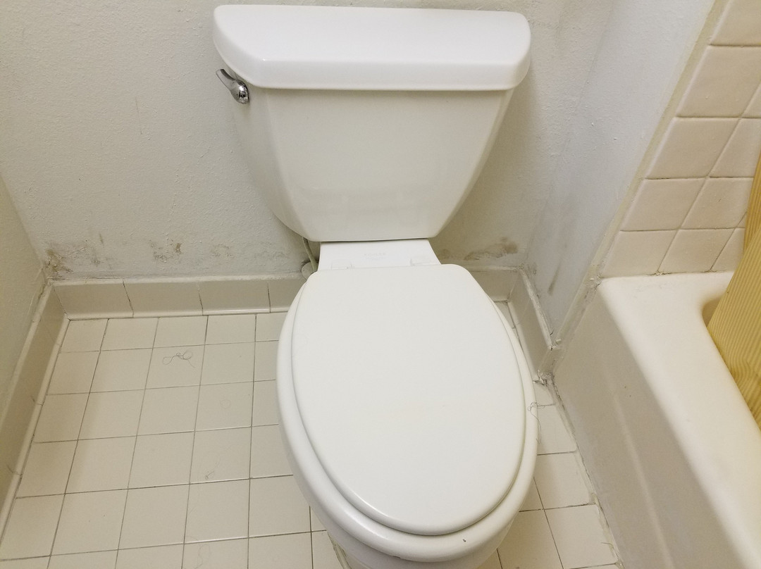 Brentwood Inn & Suites