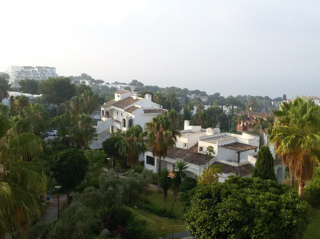 Albamar Golf Apartments