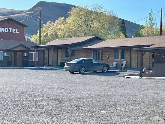 The Village Inn Motel & Restaurant主图