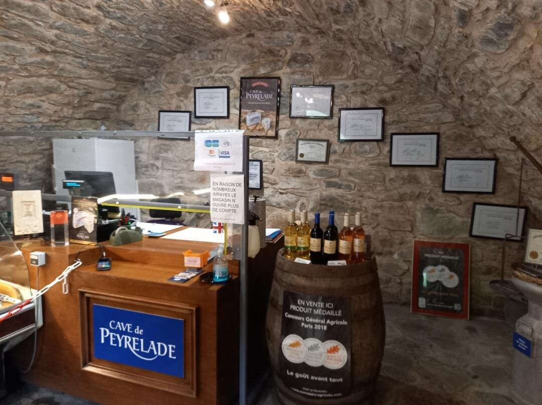 Cave De Peyrelade-Riviere-sur-Tarn必去景点