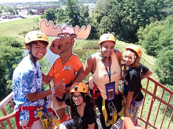 Wilderness Canyon Zip Line Tour景点图片