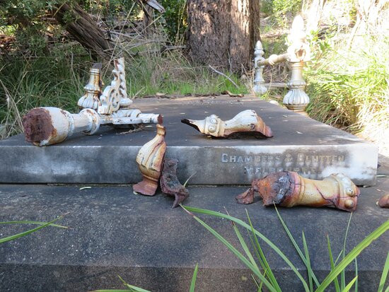 Dromana Cemetery景点图片