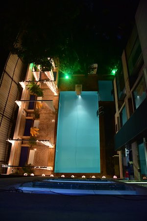 16 度以北酒店主图