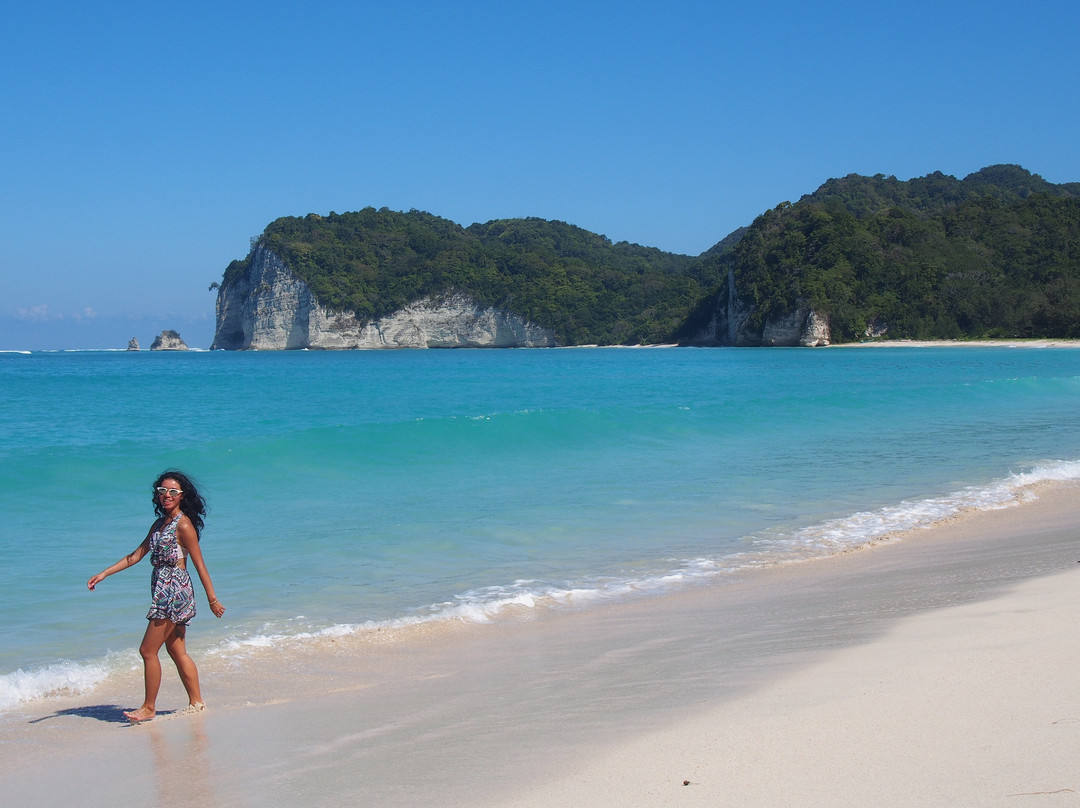 Tarimbang  Beach景点图片