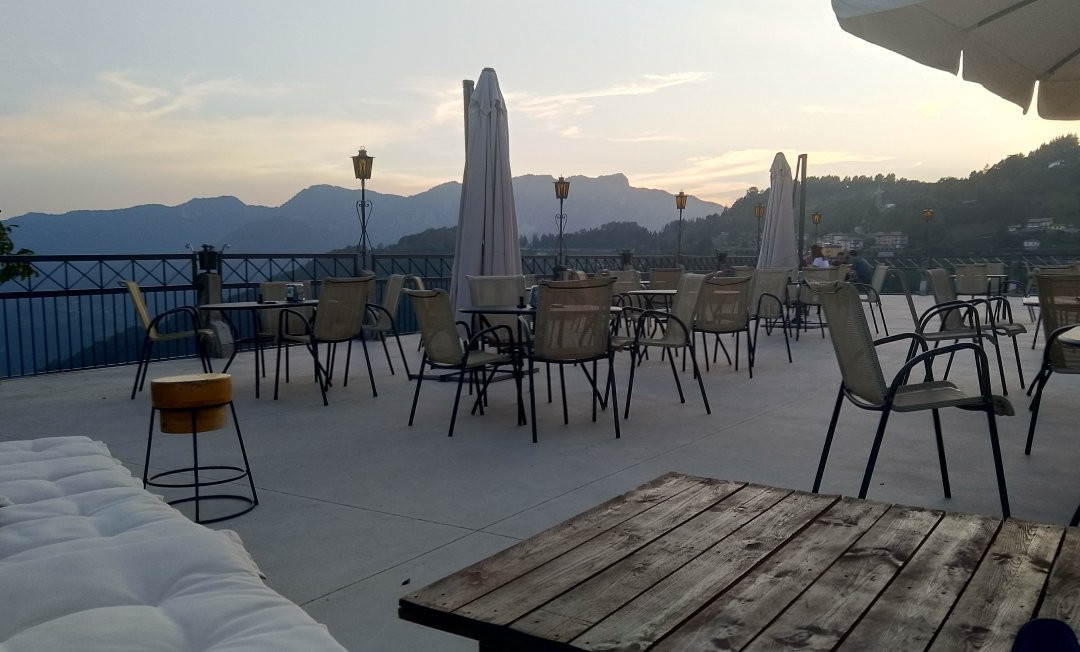 Corone餐馆和美食-Mirasole