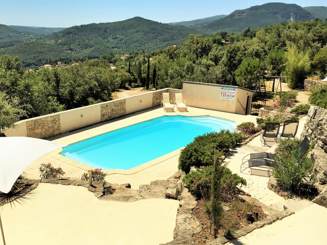 Aux Quatrefeuilles d'Oc Gîtes & Lodges