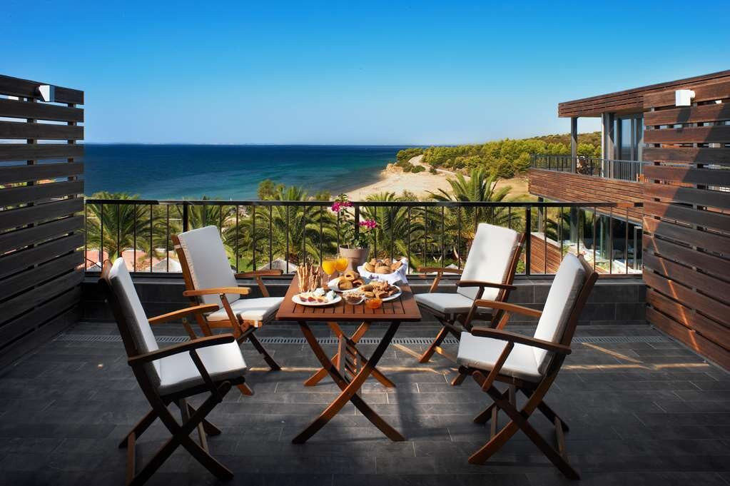 Blue Dolphin Hotel主图