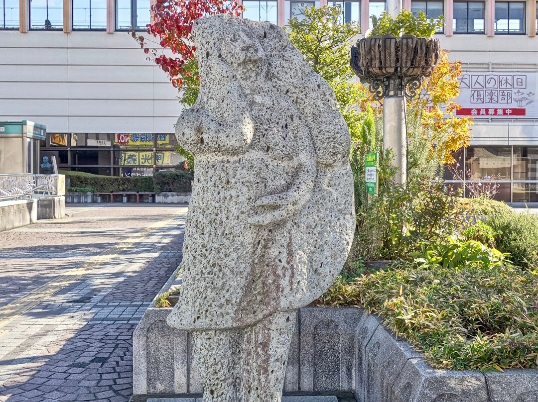 Gyoza Dumpling Statue-宇都宫市必去景点