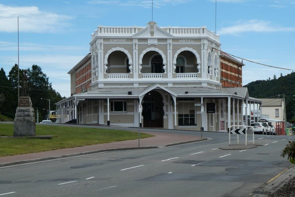 The Empire Hotel主图