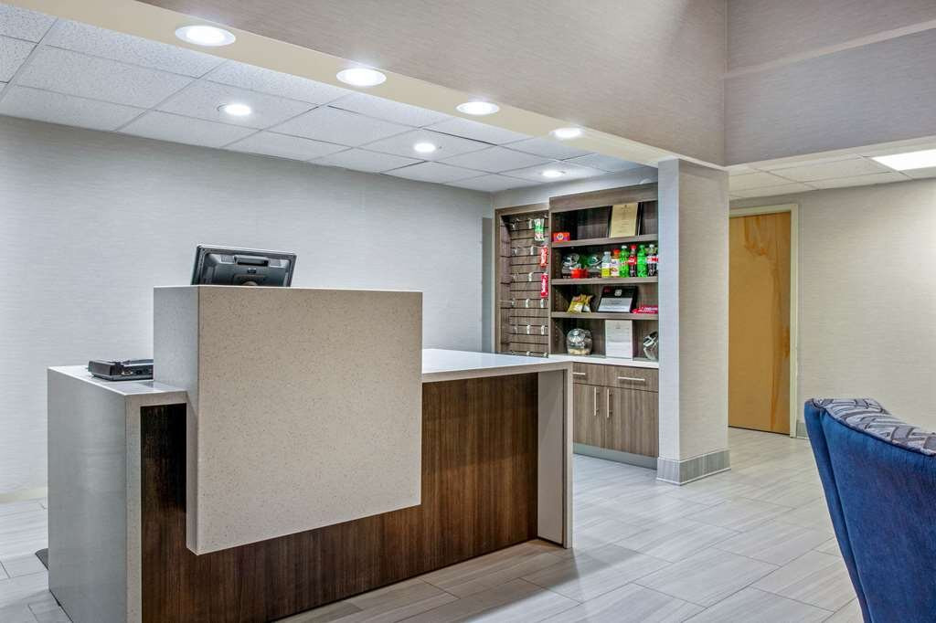 La Quinta Inn by Wyndham Radford主图