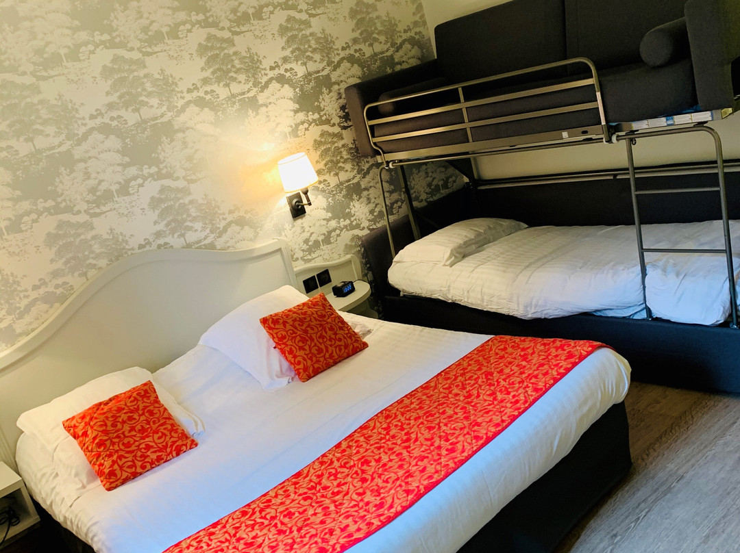 Cit'Hotel le Cèdre主图