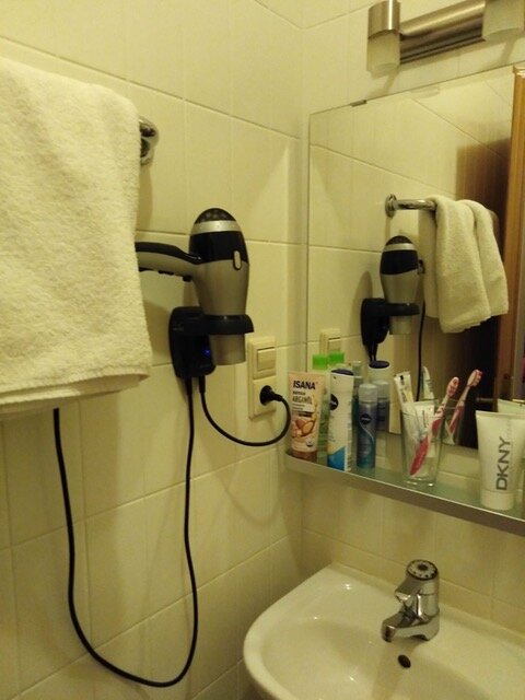 克朗餐厅酒店-浴室