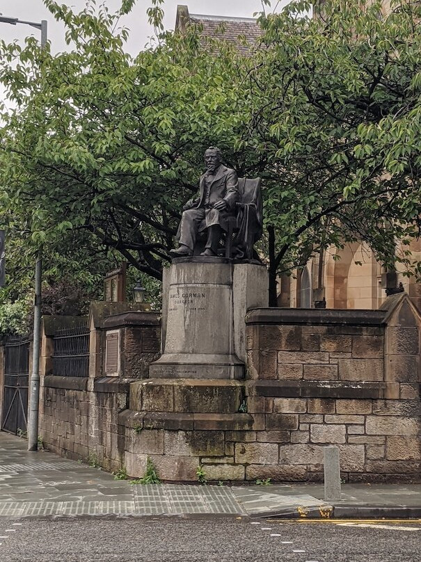 John Gorman Statue景点图片