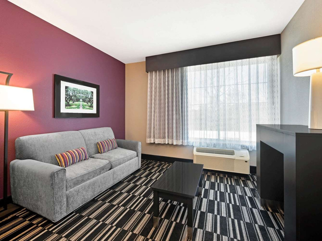 La Quinta Inn & Suites by Wyndham West Monroe主图