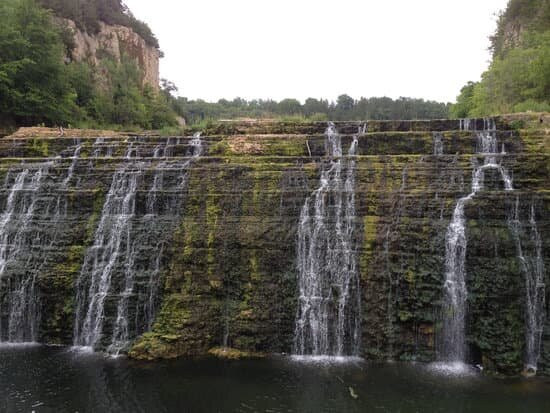 Thunder Bay Falls-加利纳必去景点