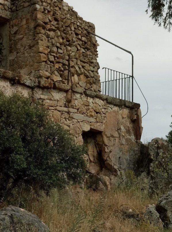 Posición Lince-托雷洛多内斯必去景点