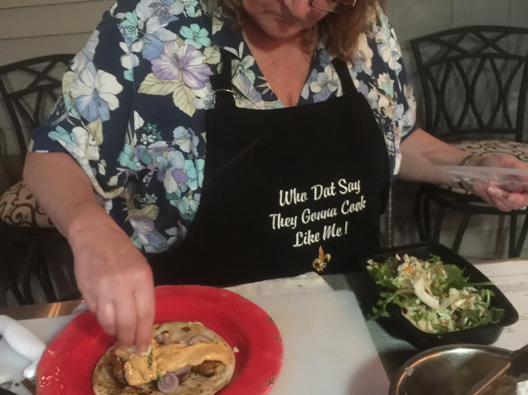 Cooking Classes with Chef Charmaigne-卡温顿必去景点