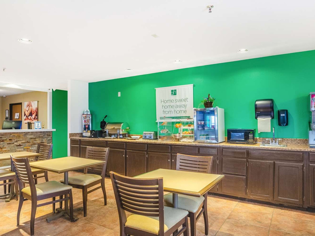 夏延美国最有价值旅馆及套房酒店主图