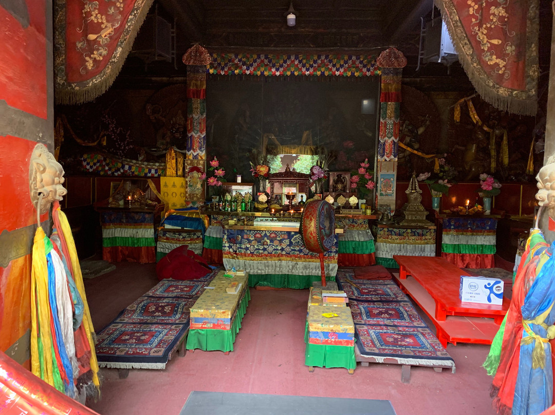 席力图召-呼和浩特市必去景点