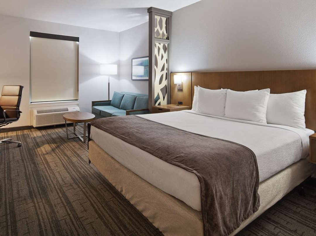 Best Western Green Oak Inn & Suites主图