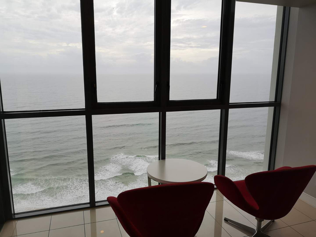 狂想曲度假酒店主图