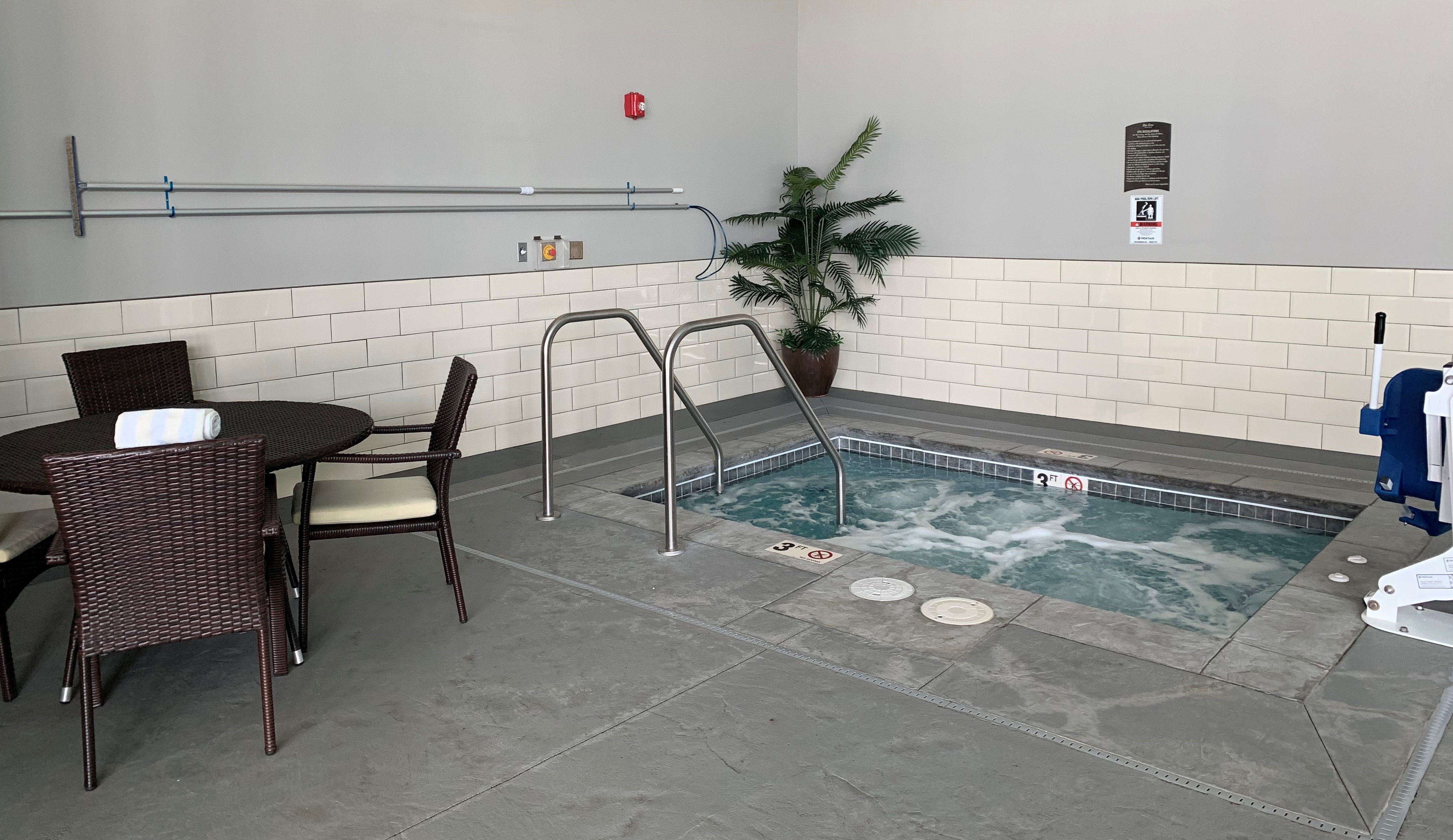 Blue Grass Inn & Suites-官方